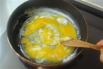 苦瓜炒蛋粒的做法步骤4