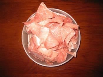 猪肉酸菜炖冻豆腐的做法图解1
