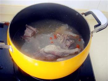天麻煲鸭汤的做法步骤5