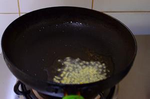 芽菜酱油炒饭的做法步骤3