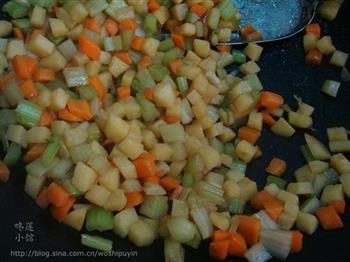胡萝卜芹菜土豆丁的做法图解11