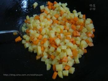胡萝卜芹菜土豆丁的做法图解7
