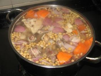 黄豆牛尾汤的做法步骤8