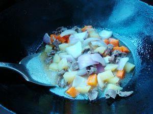 咖喱牛肉土豆的做法步骤7