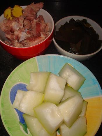 节瓜海带排骨汤的做法步骤2