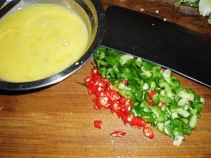辣椒炒蛋的做法步骤1