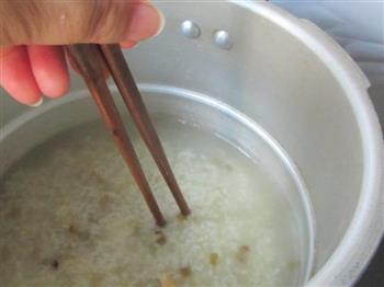 莲子绿豆粥的做法步骤7