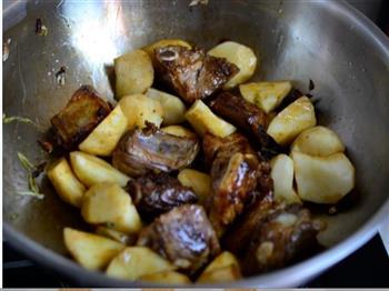 排骨炖土豆的做法图解3