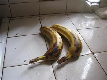 火龙果香蕉奶昔的做法图解2
