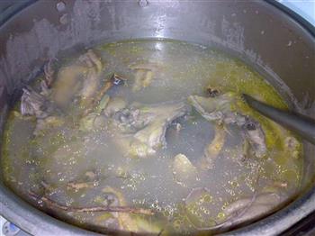 牛大力土鸡保健祛湿汤的做法步骤5