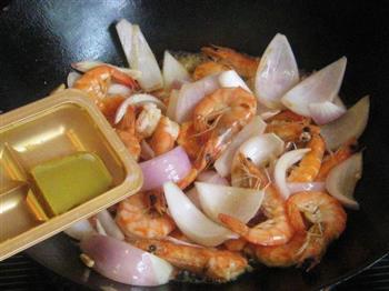 黄金咖喱虾的做法图解7