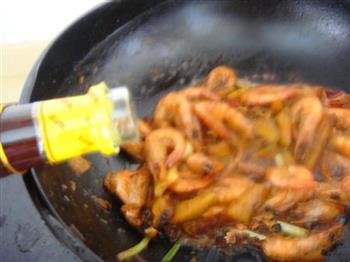 上海油爆虾的做法图解8