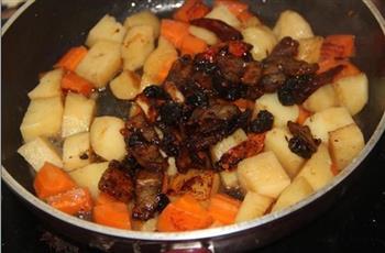 黑蒜红烧肉焖土豆的做法步骤10