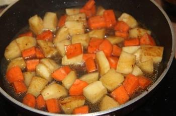 黑蒜红烧肉焖土豆的做法步骤9