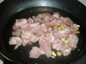 香菇冬瓜排骨汤的做法步骤1