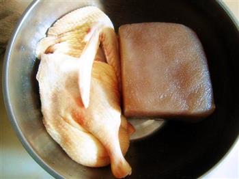 酸姜魔芋烧鸭的做法步骤1
