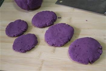 香煎紫薯饼的做法步骤5