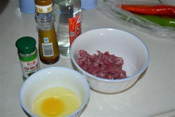 黑木耳酸笋炒肉丝的做法步骤2