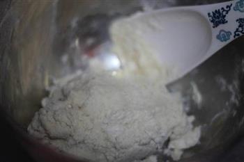 松软奶香面包的做法步骤1
