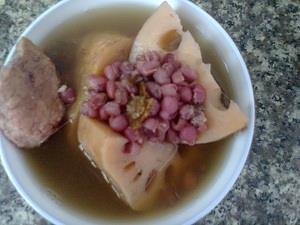 瘦肉莲藕红豆汤的做法步骤4