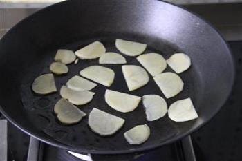 土豆洋葱鸡蛋饼的做法步骤2