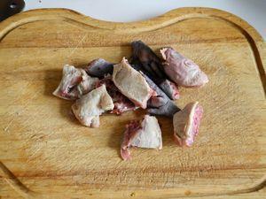 杏鲍菇棒骨炖鸡块的做法步骤1