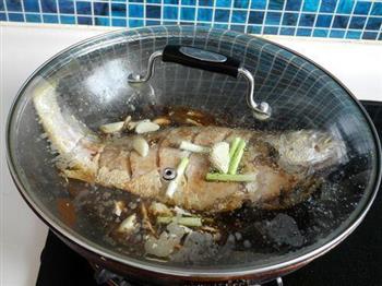 家常烧大黄鱼的做法步骤8