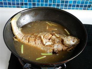 家常烧大黄鱼的做法步骤9