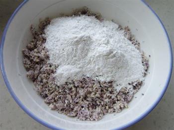 煎紫色玉米小饼的做法步骤6