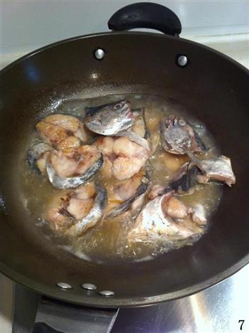 贡菜半煎煮马鲛的做法步骤7