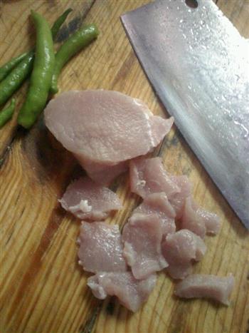 菱角炒肉的做法步骤3