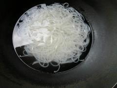 干炒米线的做法步骤4