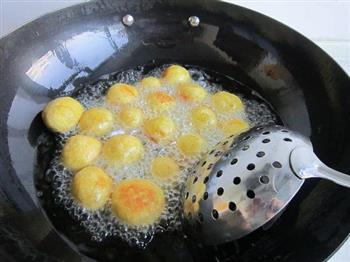 炸红薯丸子的做法步骤8