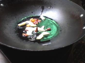 海带豆腐烧香干豌豆的做法步骤8