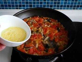 西红柿海米蘑菇汤的做法图解11