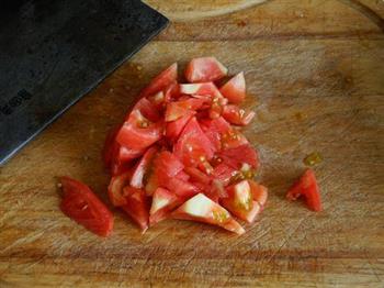 西红柿海米蘑菇汤的做法图解2