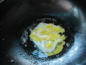 鸡蛋丝瓜汤的做法步骤2