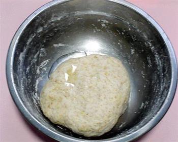 麦麸红豆沙面包的做法图解4