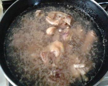 口蘑参鸡汤的做法步骤2