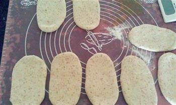 埃索瓦司香料面包的做法图解3