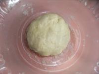 酥皮蛋黄月饼的做法步骤3