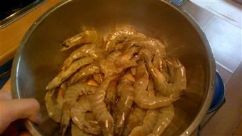 凤尾酥虾的做法步骤1