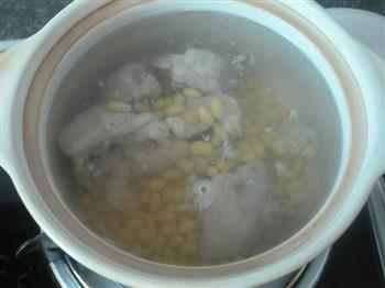 黄豆苦瓜汤的做法步骤2