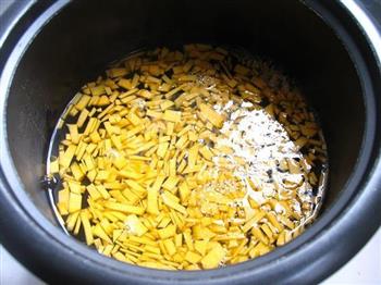 南瓜小米营养粥的做法图解2