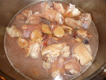 红腐乳炆猪蹄的做法步骤4