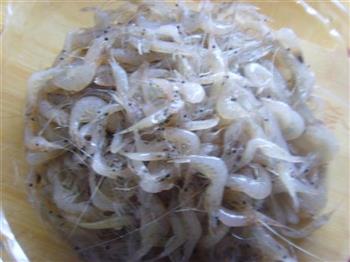 蒜香江虾的做法步骤2