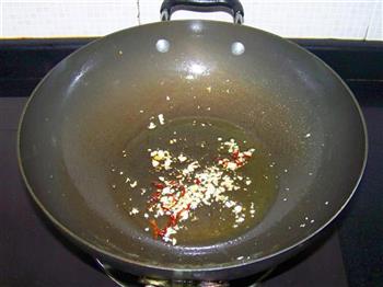青椒皮蛋的做法步骤7