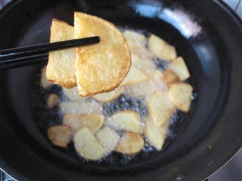 红蘑炒土豆片的做法步骤5