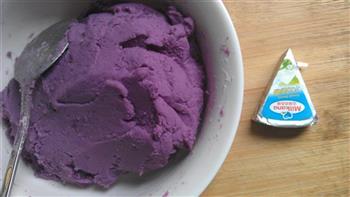 奶香紫薯饼的做法步骤7