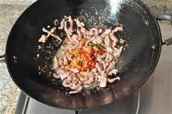 水腌菜炒肉的做法步骤3